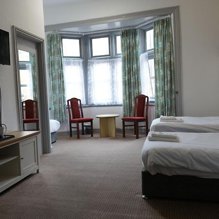 Royal Hotel Кетеринг Экстерьер фото