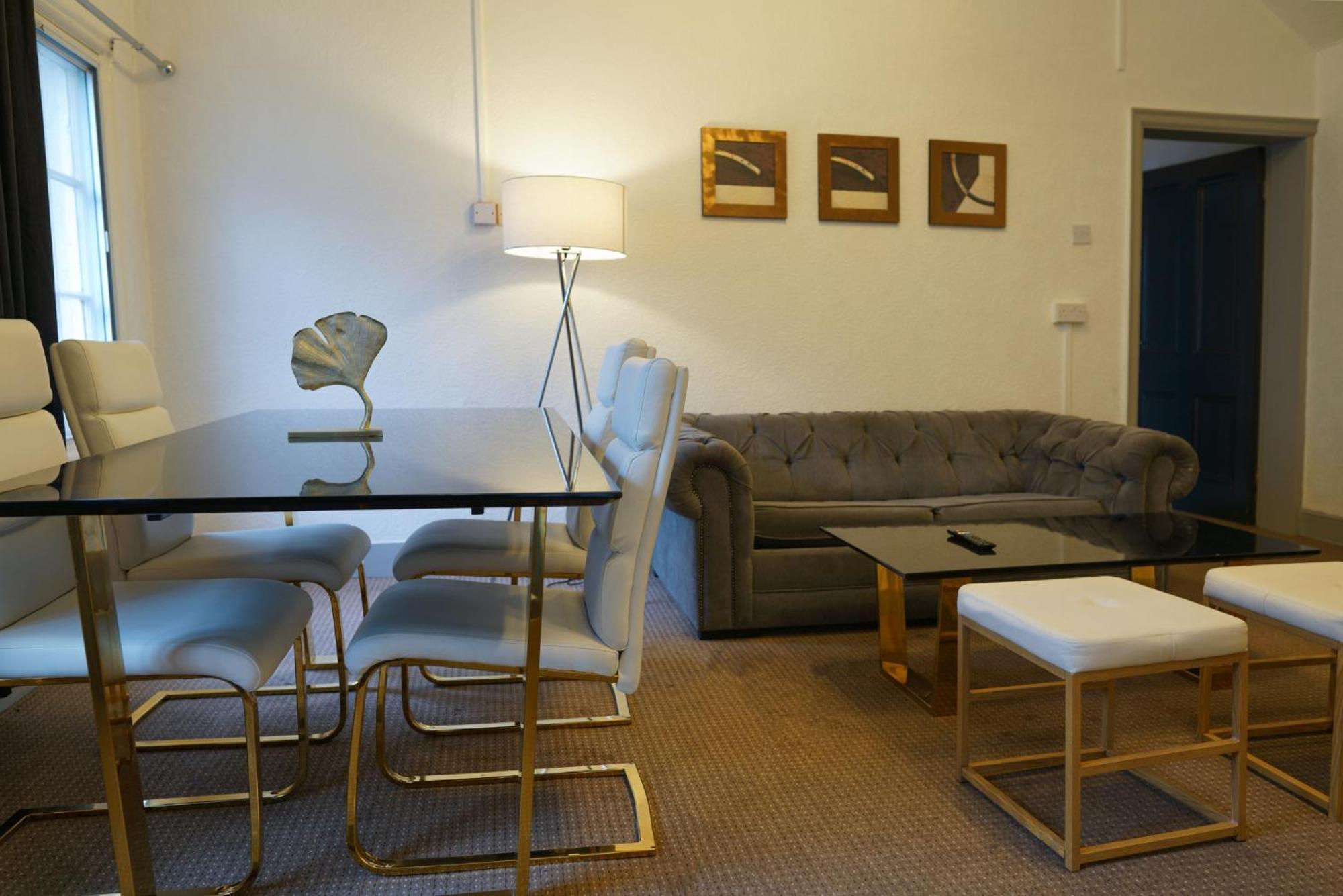 Royal Hotel Кетеринг Экстерьер фото