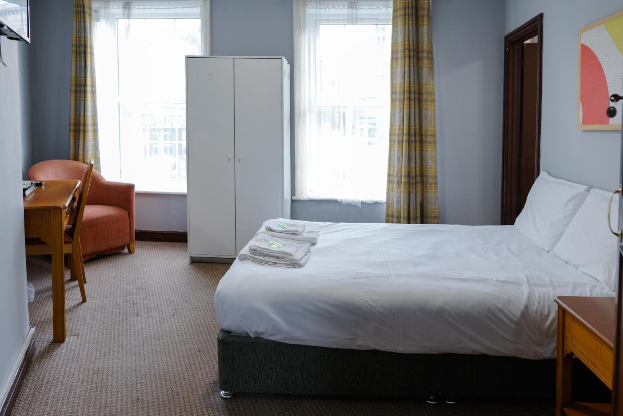 Royal Hotel Кетеринг Экстерьер фото