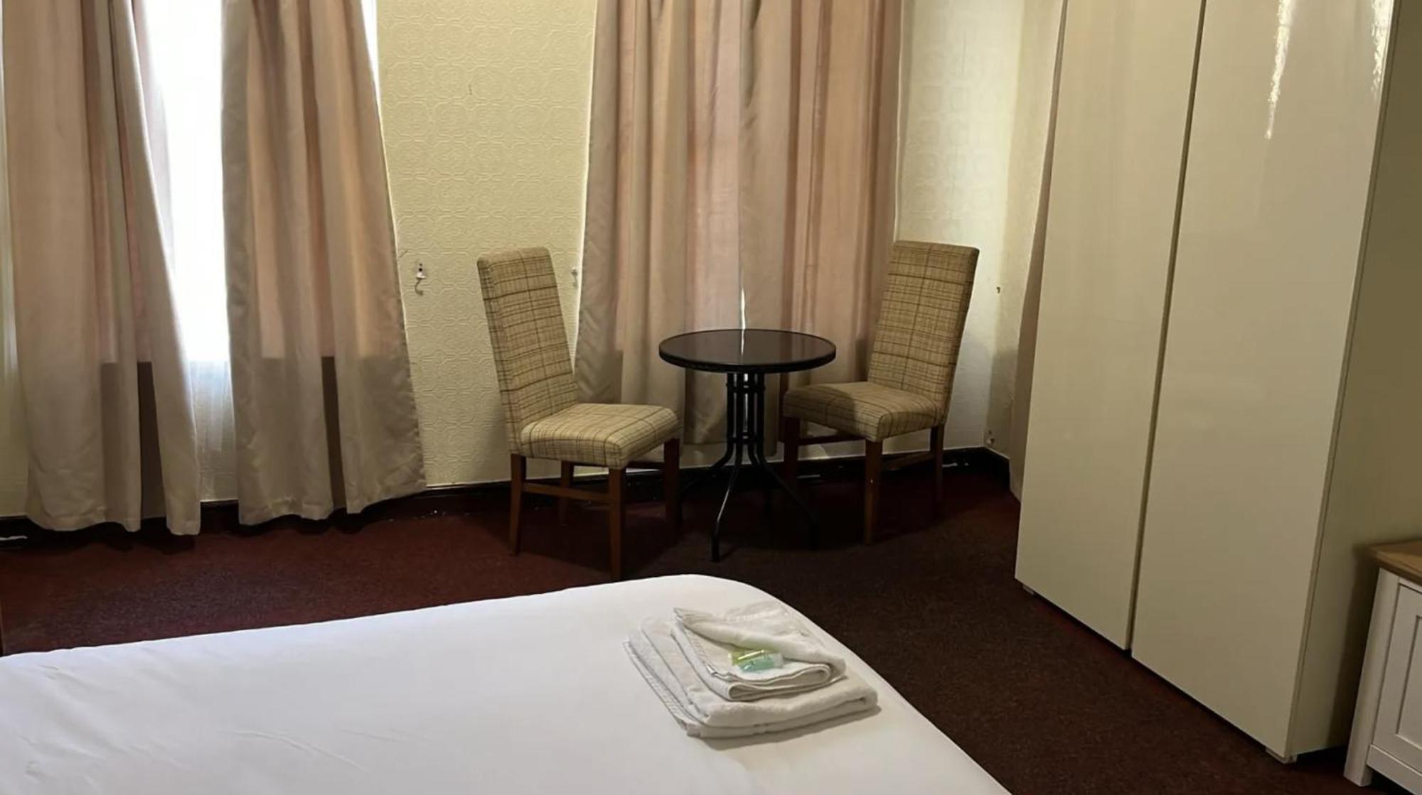 Royal Hotel Кетеринг Экстерьер фото