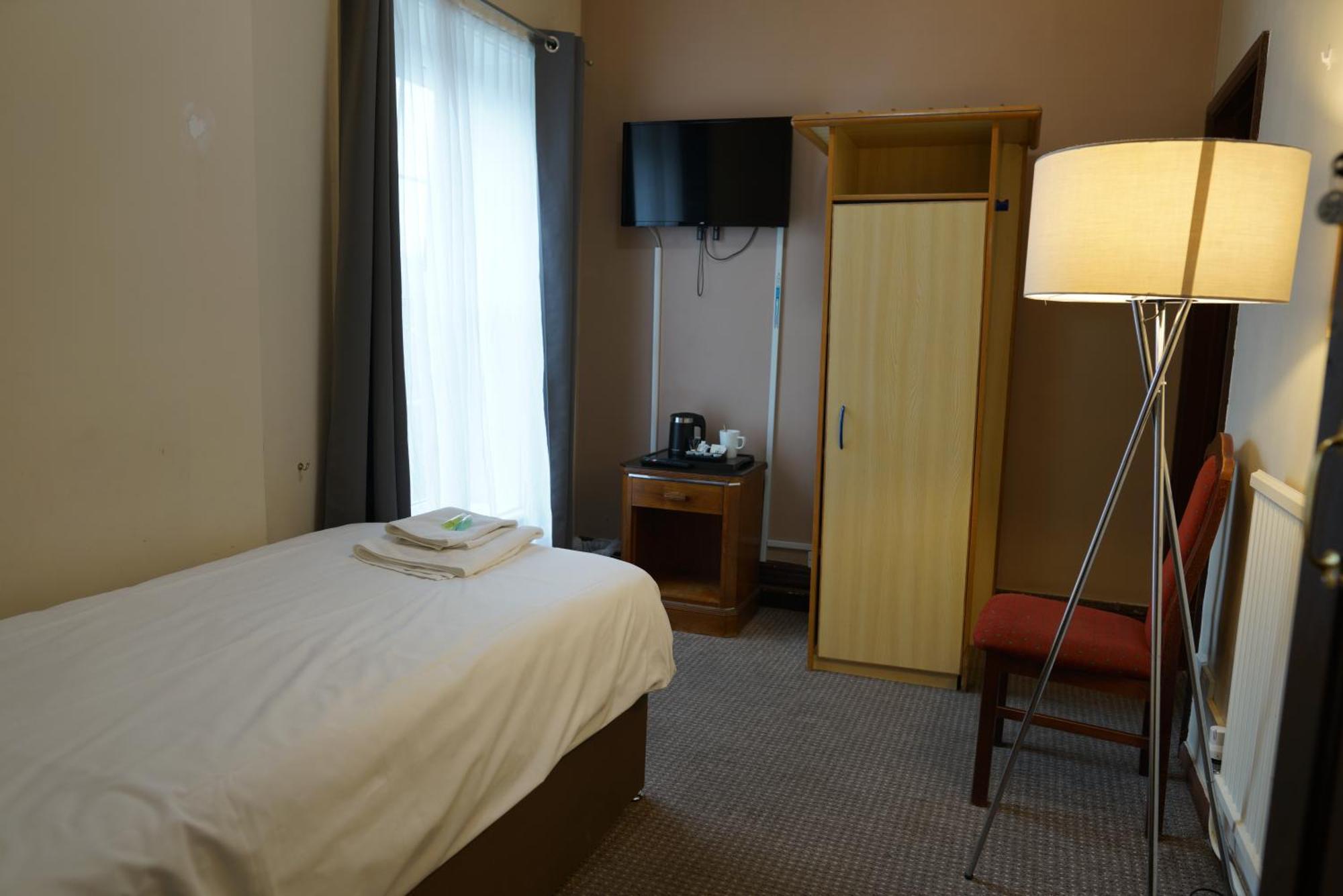 Royal Hotel Кетеринг Экстерьер фото