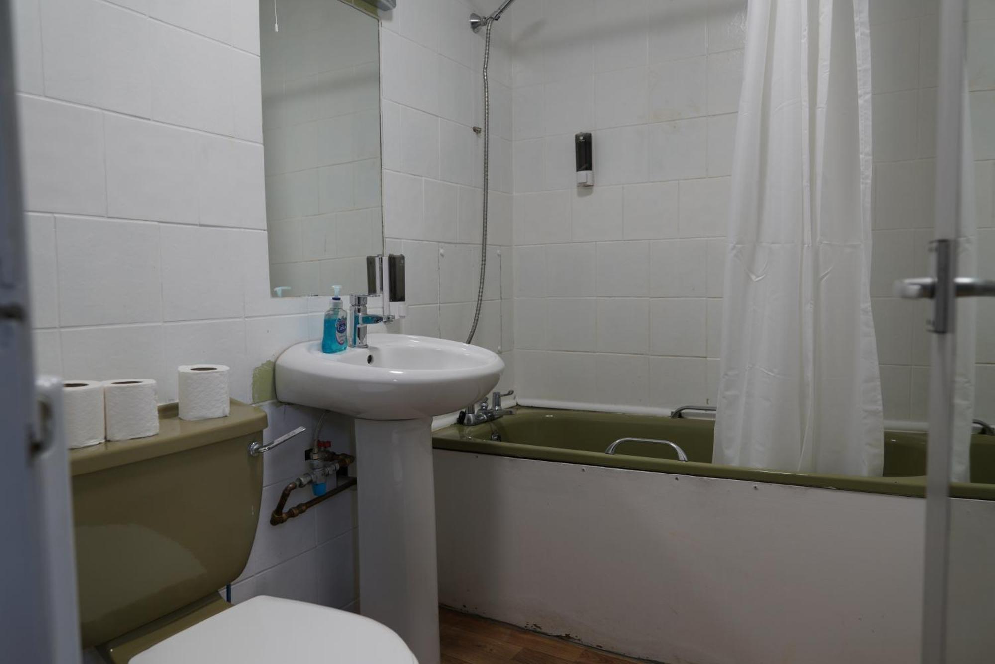 Royal Hotel Кетеринг Экстерьер фото