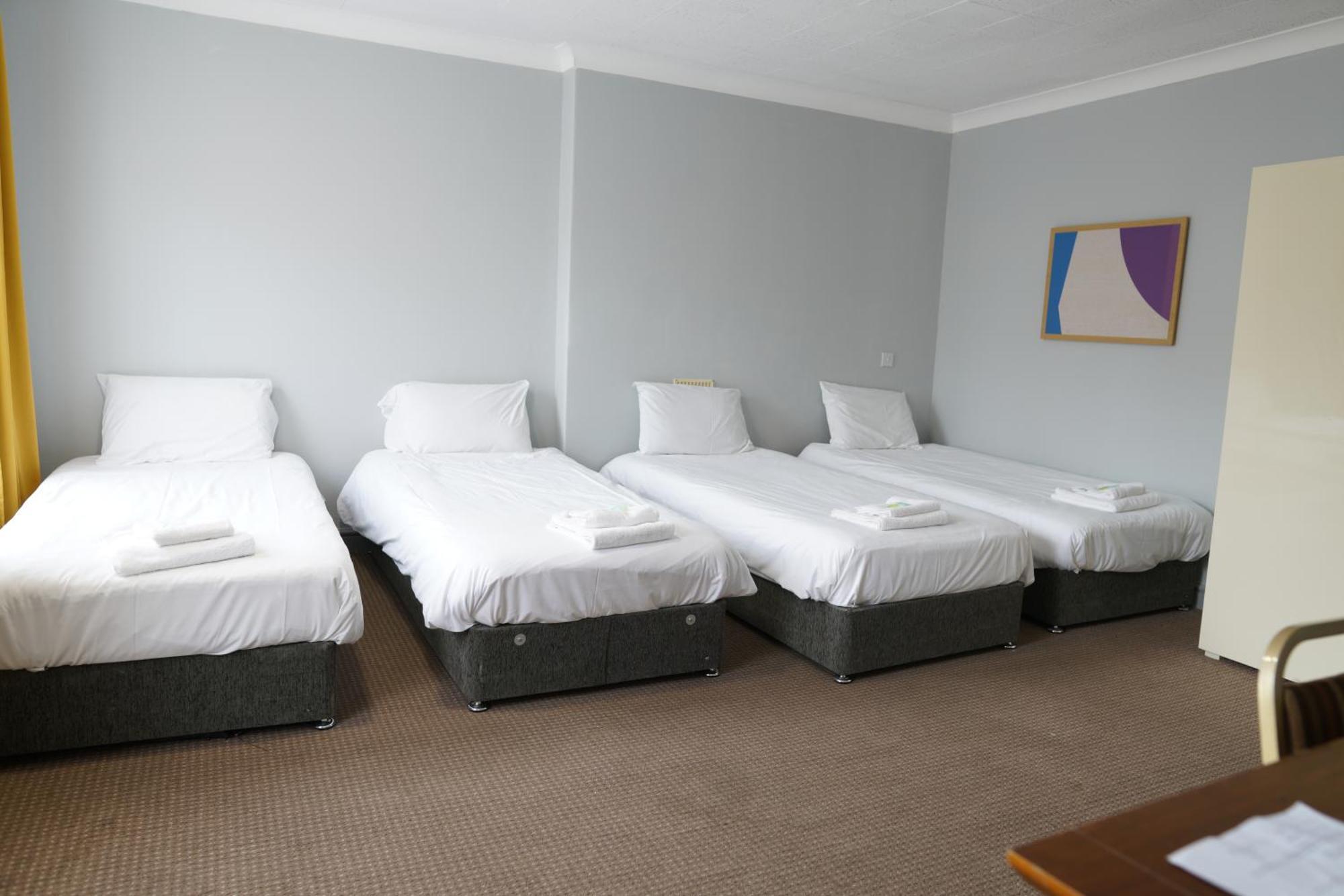 Royal Hotel Кетеринг Экстерьер фото